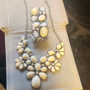 Elegant Silver and Cream Floral Necklace and Bracelet